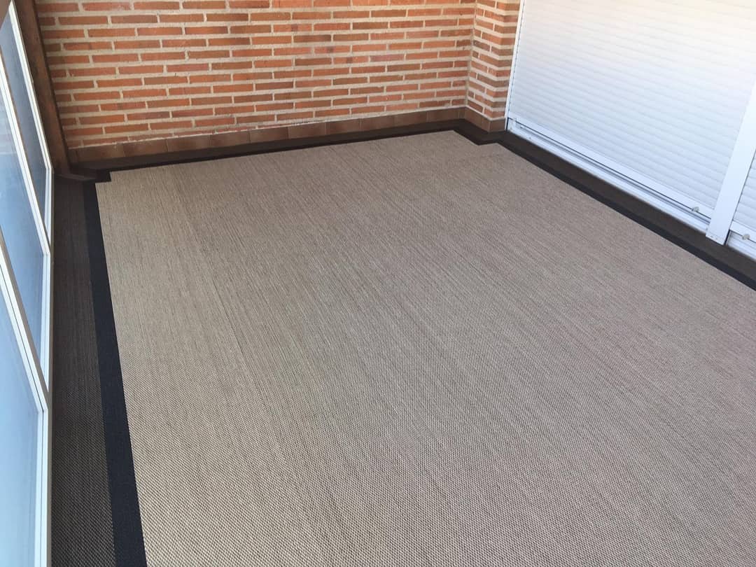 alfombra_vinilo_terraza_a_medida